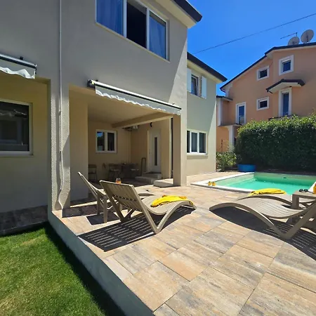 Dolce - With Pool Near Porec Apartment
