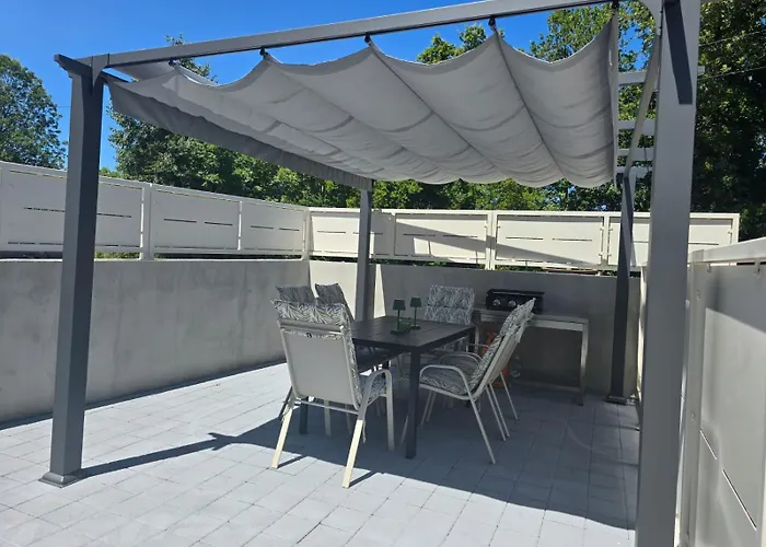 Dolce - With Pool Near Porec