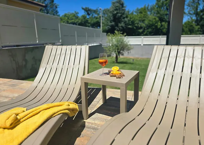 Apartman Dolce - With Pool Near Porec *