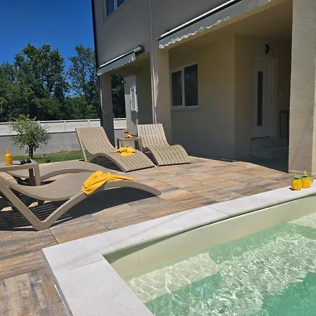 Dolce - With Pool Near Porec *
